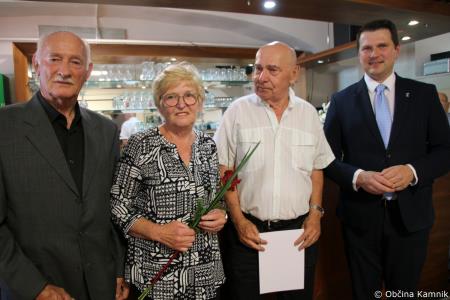 Slavnostna podelitev priznanj in cvetja diamantnim in zlatim parom (28)